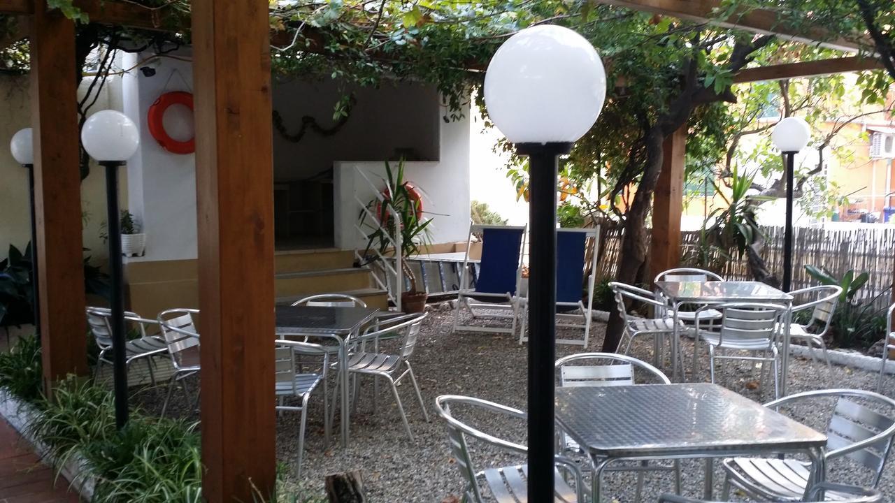 Hotel San Giorgio アラッシオ エクステリア 写真